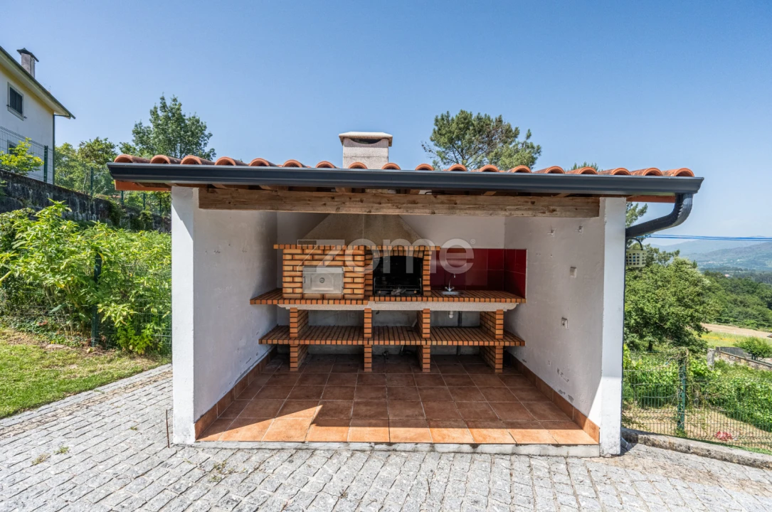 Moradia T6 para Venda em Azias Foto 31