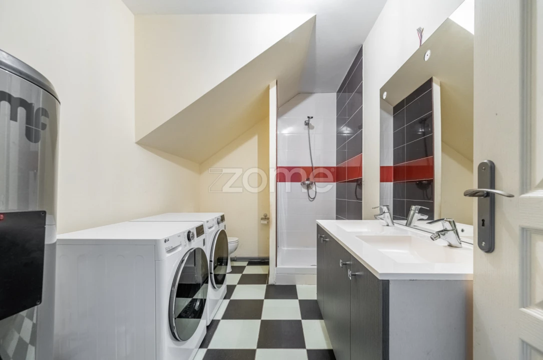 Moradia T6 para Venda em Azias Foto 25