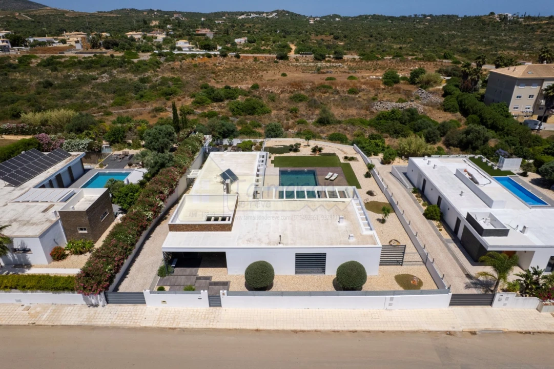 Moradia T3 para Venda em Quelfes Foto 8