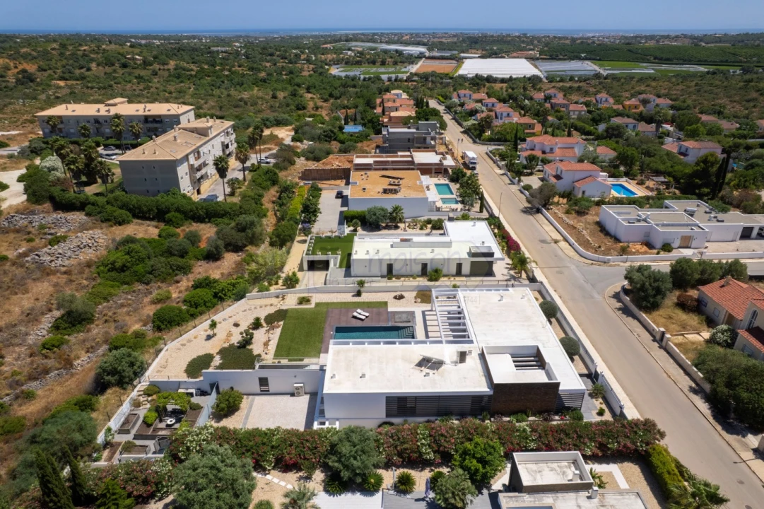 Moradia T3 para Venda em Quelfes Foto 52