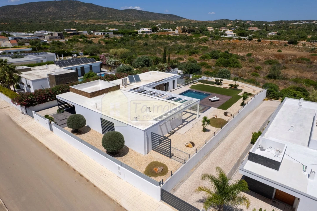 Moradia T3 para Venda em Quelfes Foto 51