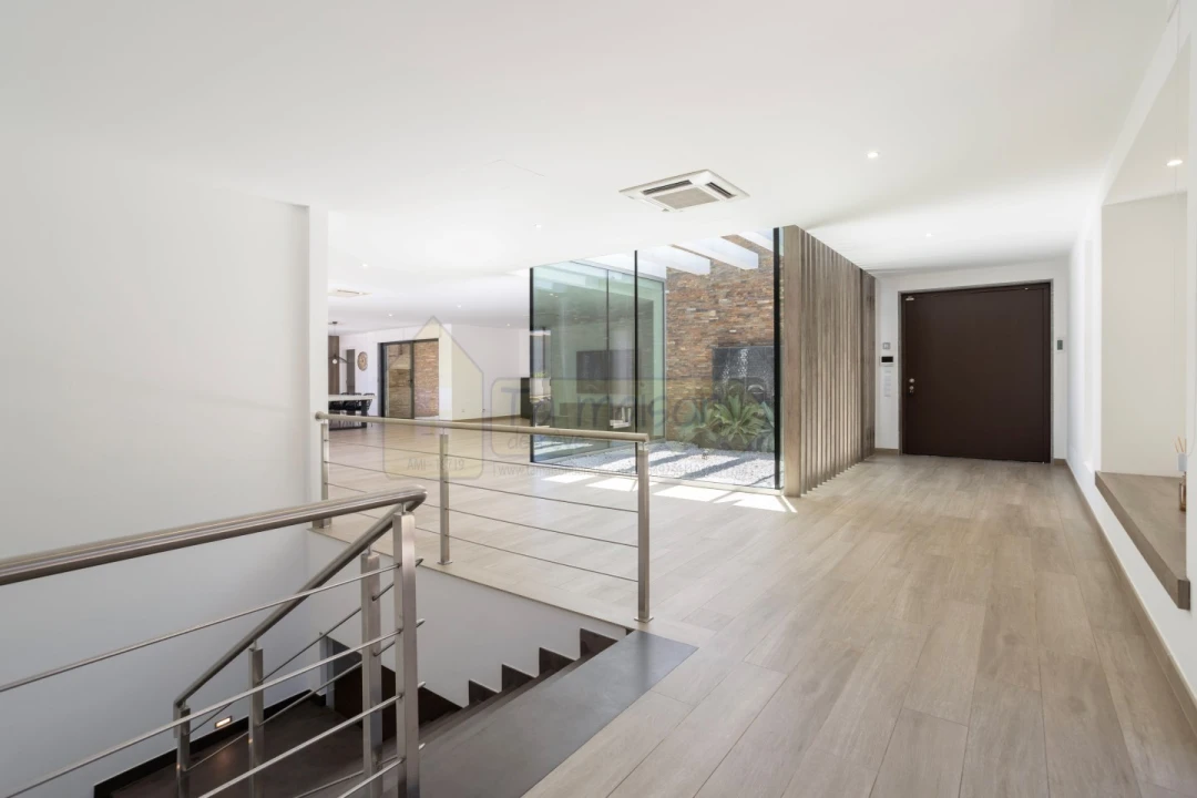 Moradia T3 para Venda em Quelfes Foto 14