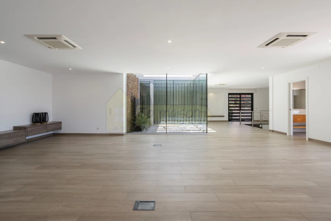 Moradia T3 para Venda em Quelfes Foto 17