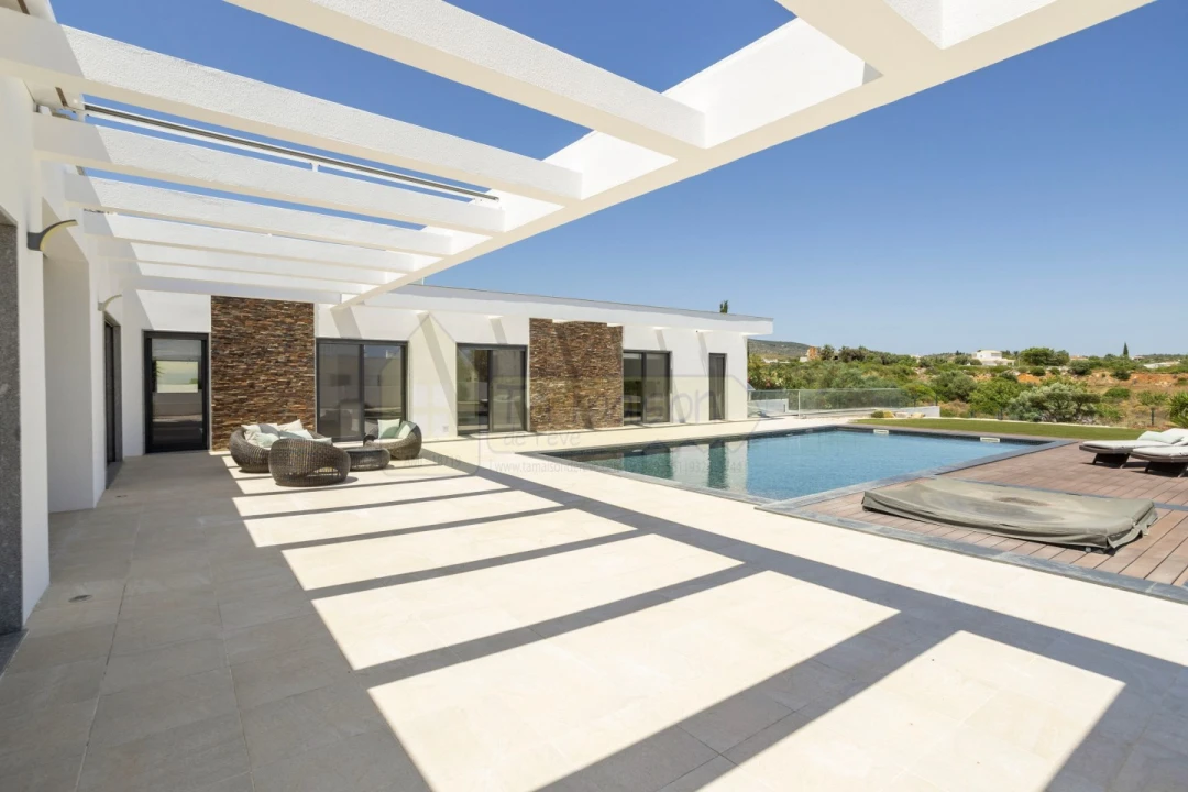 Moradia T3 para Venda em Quelfes Foto 47