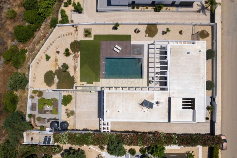 Moradia T3 para Venda em Quelfes Foto 10