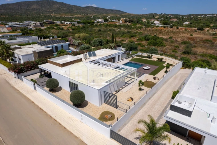 Moradia T3 para Venda em Quelfes Foto 51