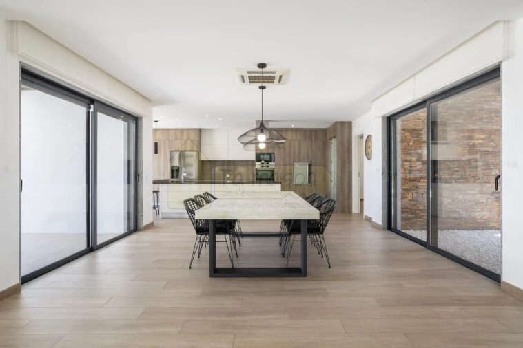 Moradia T3 para Venda em Quelfes Foto 20