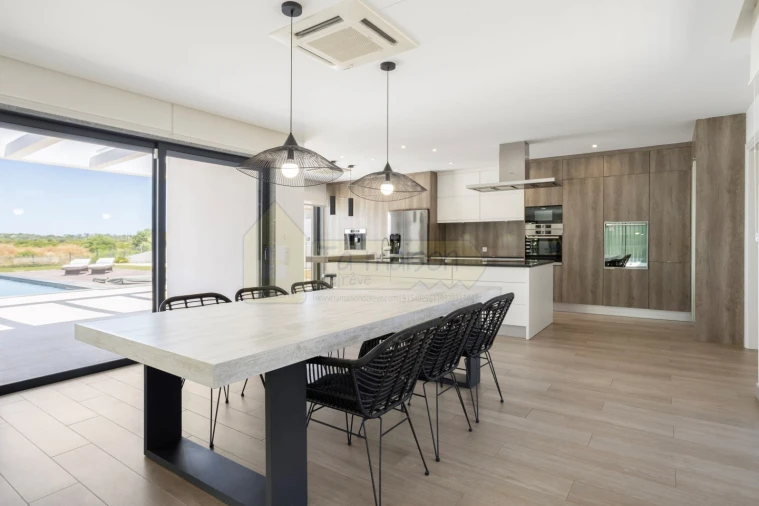 Moradia T3 para Venda em Quelfes Foto 21