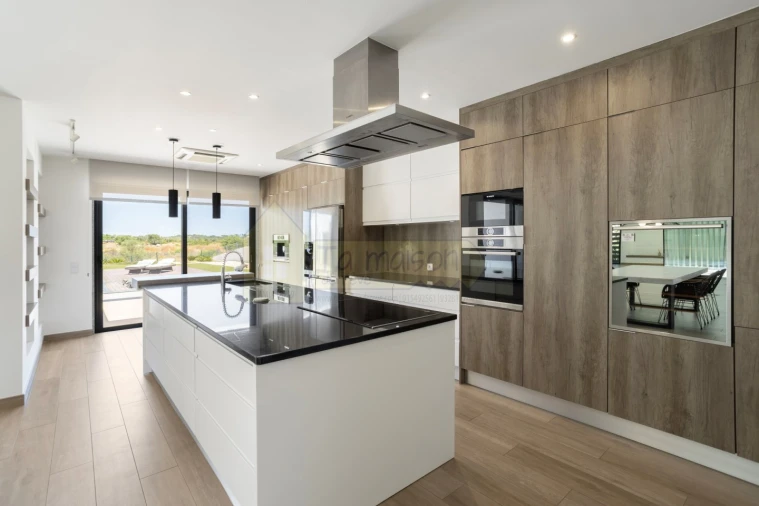 Moradia T3 para Venda em Quelfes Foto 23