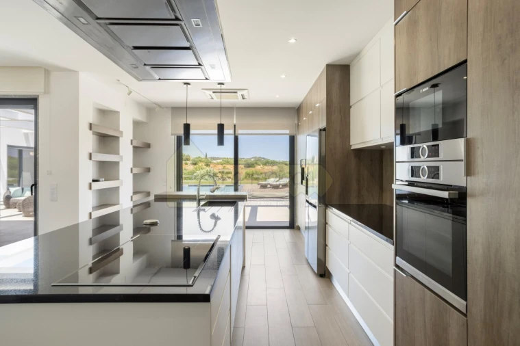 Moradia T3 para Venda em Quelfes Foto 24