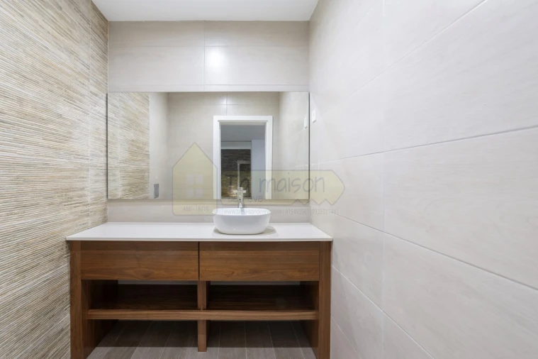 Moradia T3 para Venda em Quelfes Foto 36