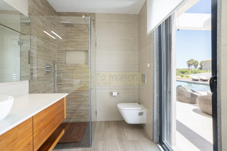 Moradia T3 para Venda em Quelfes Foto 37