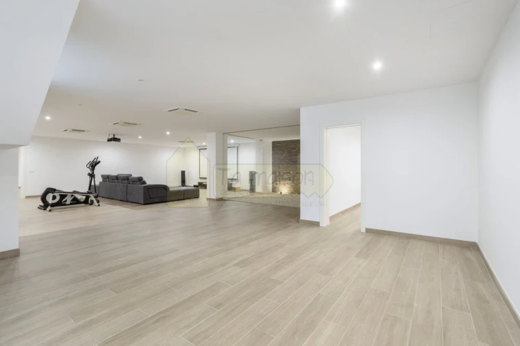 Moradia T3 para Venda em Quelfes Foto 39