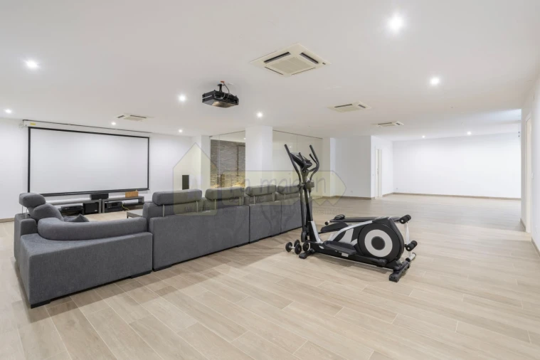 Moradia T3 para Venda em Quelfes Foto 40