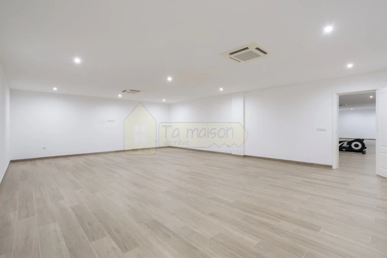 Moradia T3 para Venda em Quelfes Foto 42