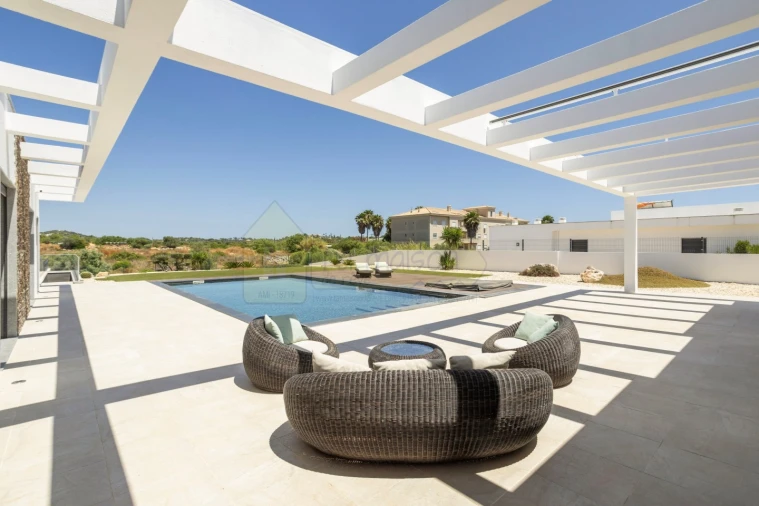 Moradia T3 para Venda em Quelfes