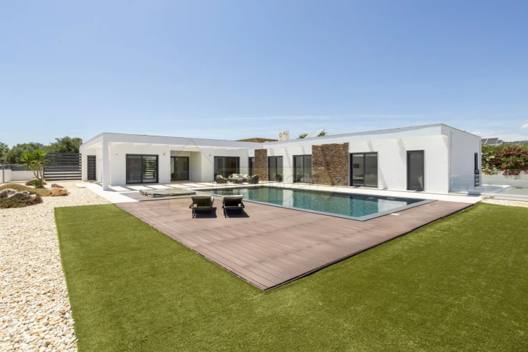 Moradia T3 para Venda em Quelfes Foto 2