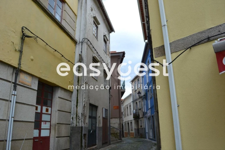 Apartamento T4 para Venda em Seia, São Romão e Lapa dos Dinheiros