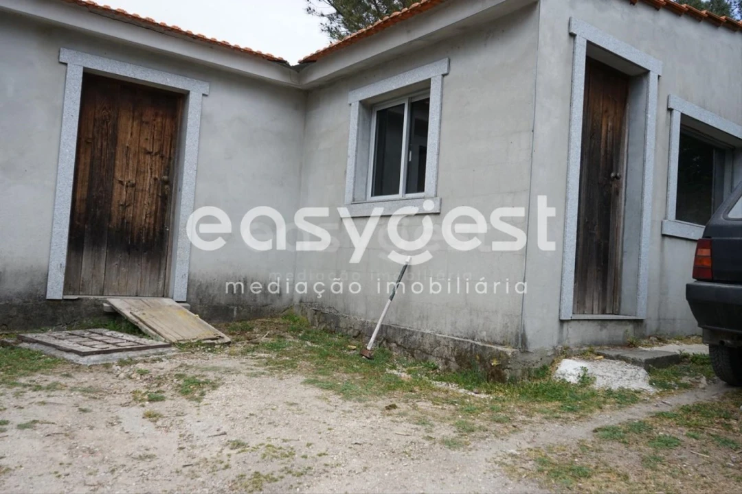 Moradia T3 para Venda em Freches e Torres Foto 4