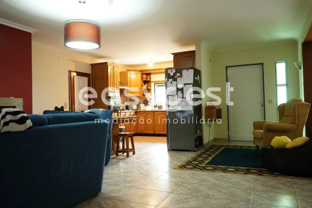 Moradia T3 para Venda em Freches e Torres Foto 8