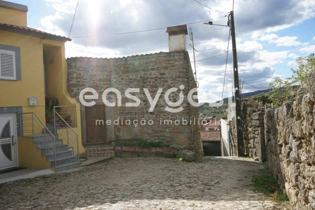 Moradia T2 para Venda em Figueiro da Granja Foto 1