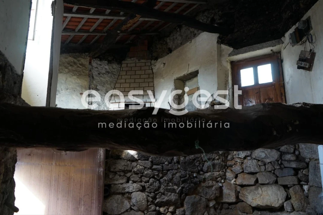 Moradia T2 para Venda em Figueiro da Granja Foto 3