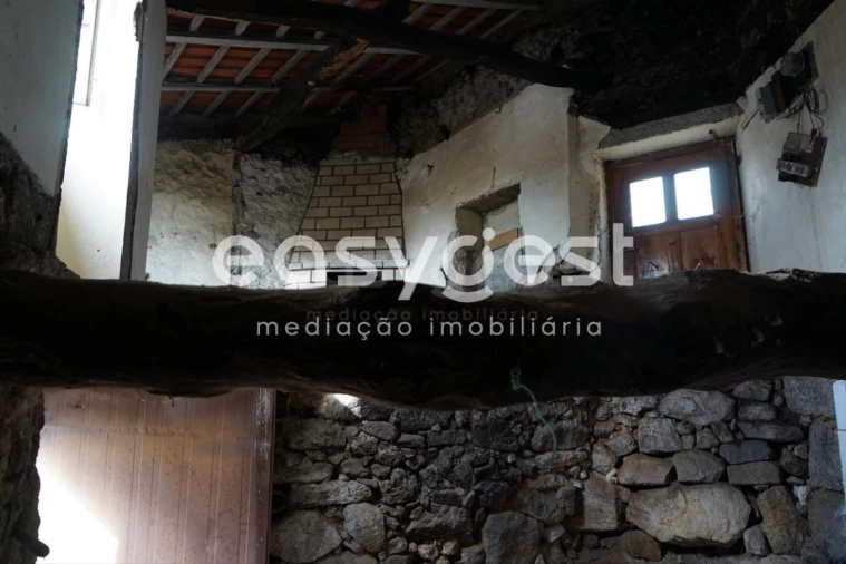 Moradia T2 para Venda em Figueiro da Granja Foto 3