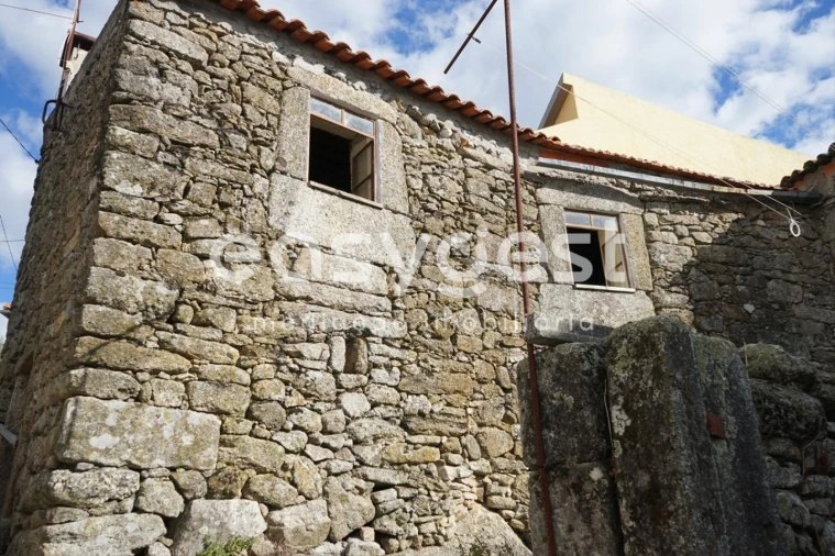 Moradia T2 para Venda em Figueiro da Granja Foto 4