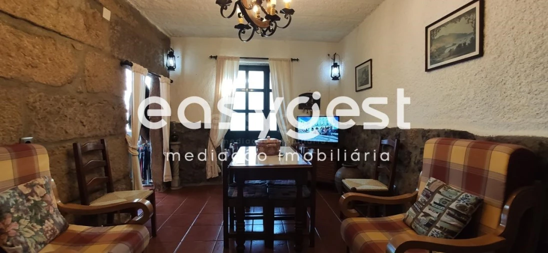 Moradia T5 para Venda em Figueira de Castelo Rodrigo Foto 3