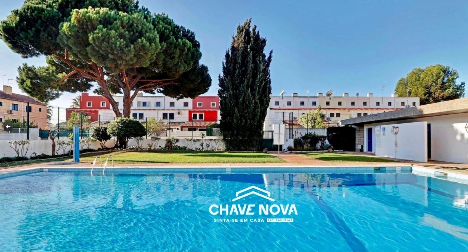 Moradia T3 para Arrendamento em Quarteira Foto 3