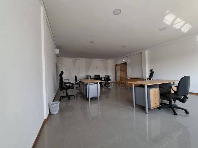 Loja para Venda em Alto do Seixalinho, Santo André e Verderena Foto 6