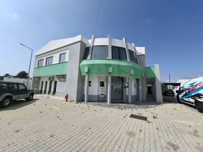 Loja para Venda em Alto do Seixalinho, Santo André e Verderena Foto 1