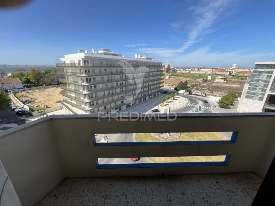Apartamento T3 para Venda em Barreiro e Lavradio Foto 1
