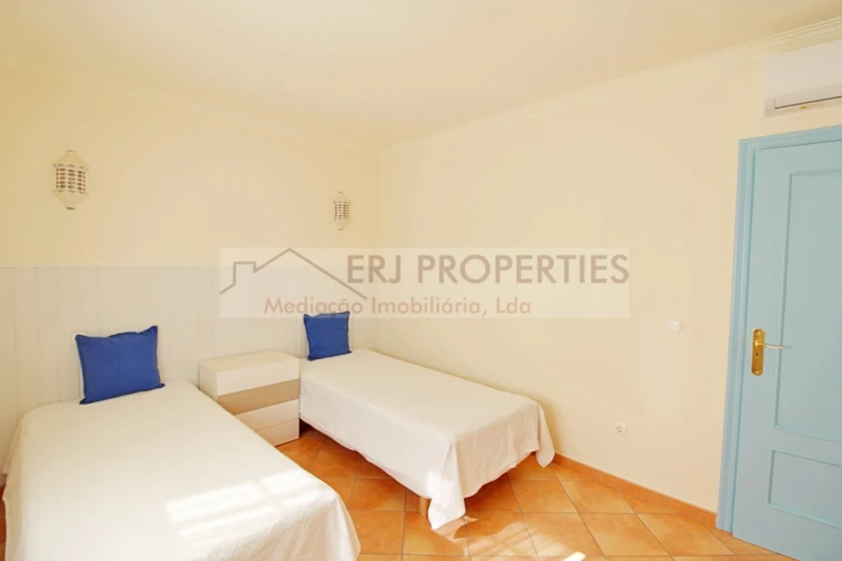 Moradia T4 para Venda em Altura Foto 19