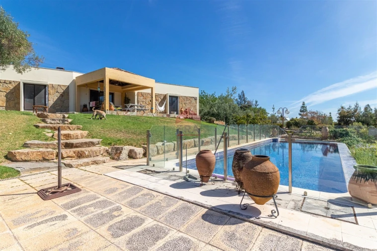 Moradia T4 para Venda em São Brás de Alportel