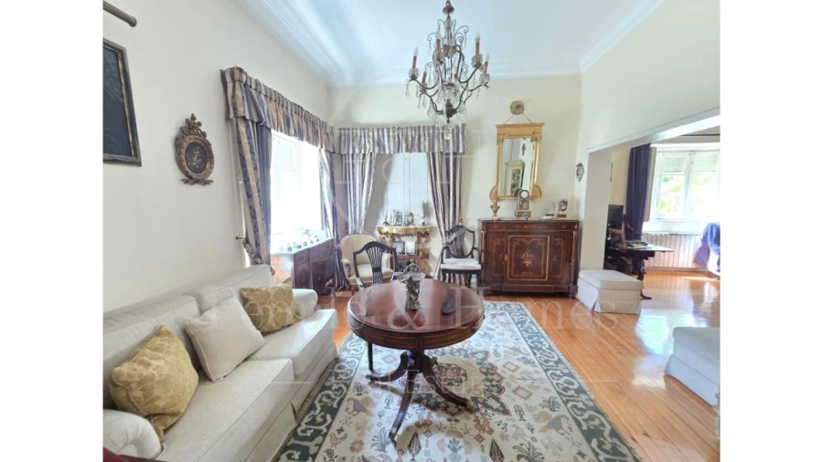 Moradia T7 para Venda em Areeiro Foto 18