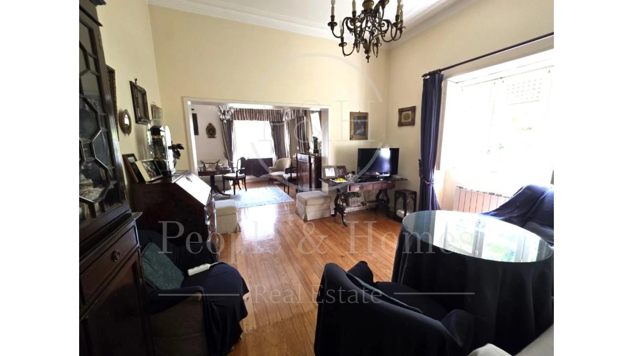 Moradia T7 para Venda em Areeiro Foto 14