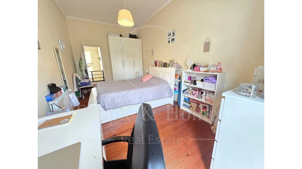 Moradia T7 para Venda em Areeiro Foto 30