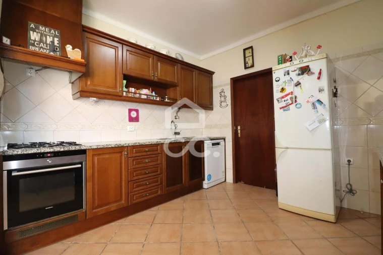 Moradia T3 para Venda em Vila Nova da Barquinha Foto 3