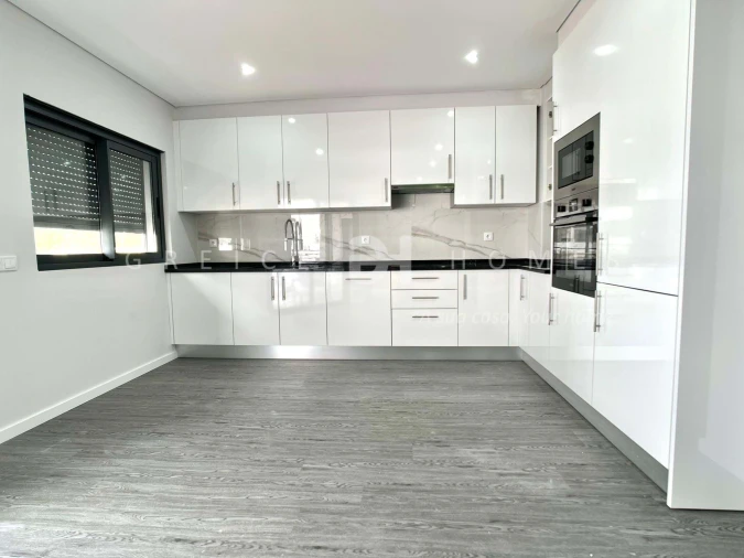 Apartamento T3 para Venda em Quelfes Foto 5