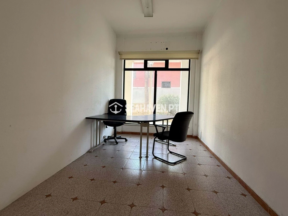 Negócio para Arrendamento em Quarteira Foto 3