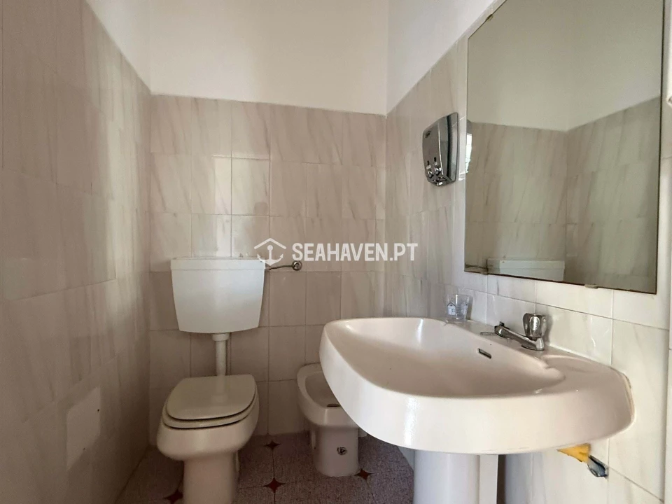 Negócio para Arrendamento em Quarteira Foto 5