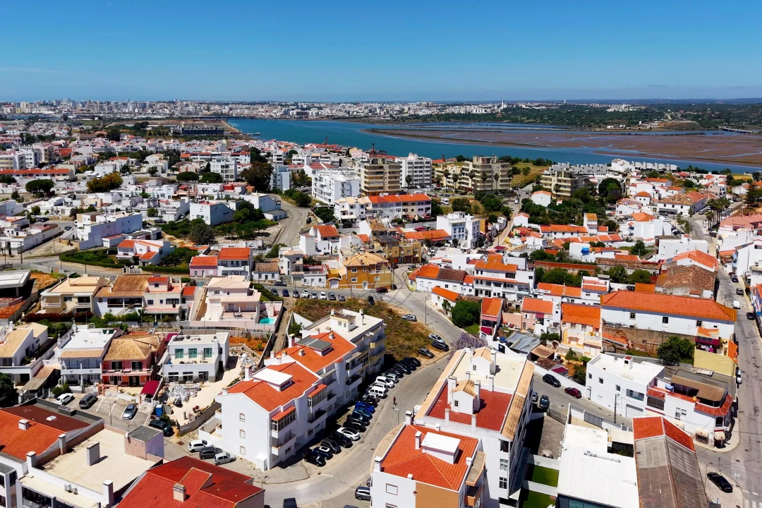 Apartamento T2 para Venda em Estômbar e Parchal Foto 46