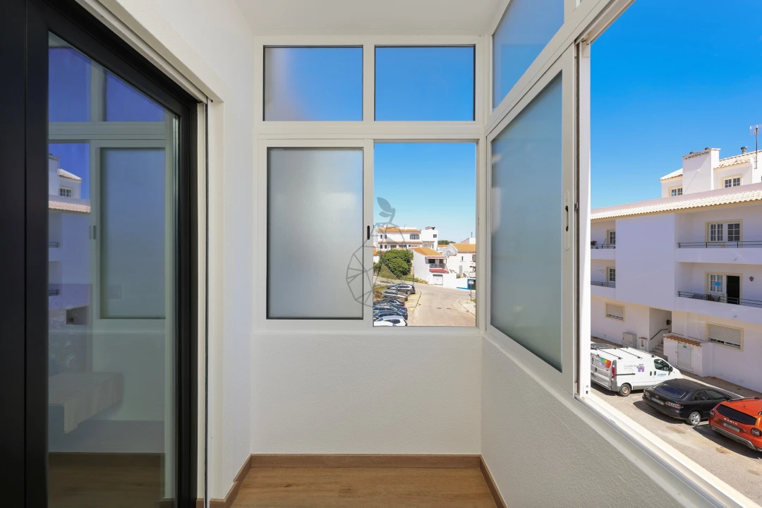 Apartamento T2 para Venda em Estômbar e Parchal Foto 14