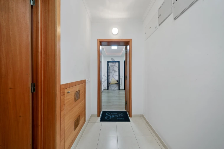 Apartamento T2 para Venda em Estômbar e Parchal Foto 5