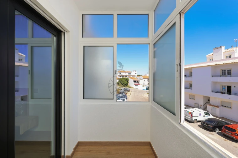 Apartamento T2 para Venda em Estômbar e Parchal Foto 14