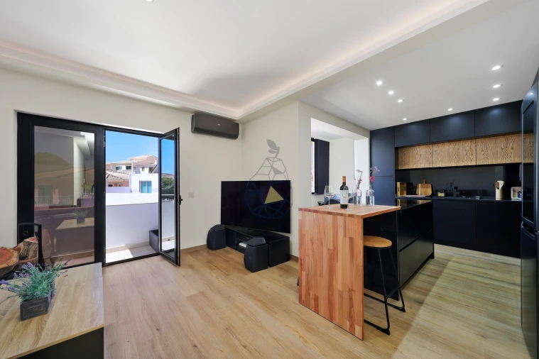 Apartamento T2 para Venda em Estômbar e Parchal Foto 1