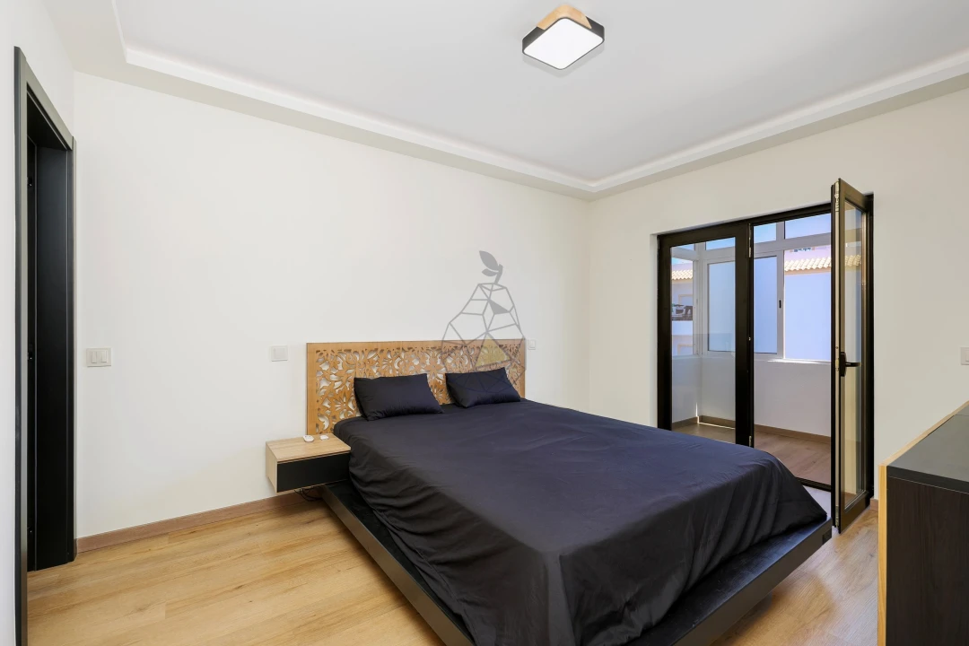 Apartamento T2 para Venda em Estômbar e Parchal Foto 8