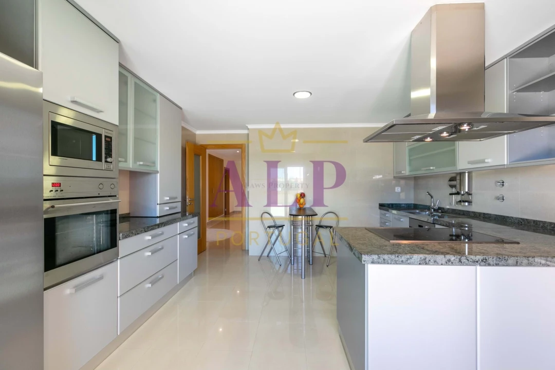 Apartamento T4 para Venda em Lagos (São Sebastião e Santa Maria) Foto 17