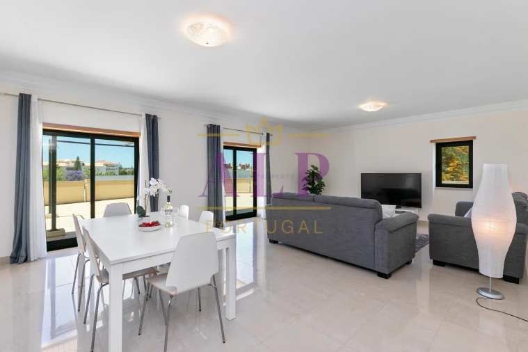 Apartamento T4 para Venda em Lagos (São Sebastião e Santa Maria) Foto 4